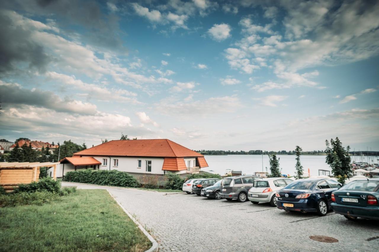 Willa Z Widokiem Na Jezioro Ryn  Exteriér fotografie